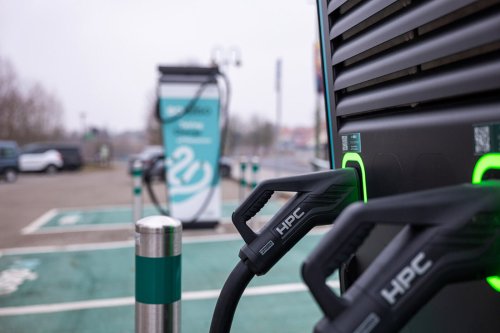 EU Parliament aims to streamline approvals for charging stations