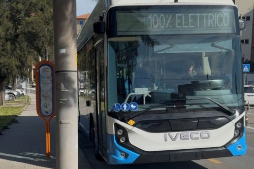 Iveco delivers 47 electric midi-buses to Sardinia