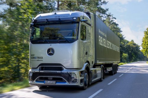 Dachser receives first NextGenH2 Truck from Mercedes-Benz