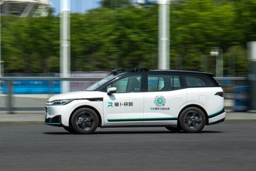 System failure incident prompts China to suspend robotaxi licensing
