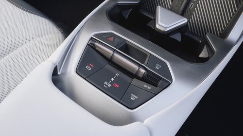 BMW, 'Multitasking' Young Buyers Are Why BMW Is Ditching Physical Buttons