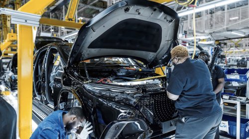 Mercedes-Benz, Mercedes-Benz Could Have Until 2030 To Comply With Chinese Ownership Regulations Approved By Senate Panel