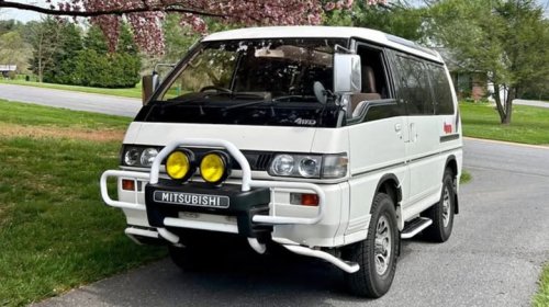 Nissan Stagea, Honda Gold Wing, Jeep Wagoneer: The Dopest Cars I Found For Sale Online
