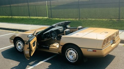 Chevy, At $18,500, Is This Low-Mileage 1986 Chevy Corvette The Gold Standard?