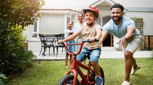 At What Age Is It Safe To Get Your Kid An Electric Bicycle? Here's What Experts Recommend