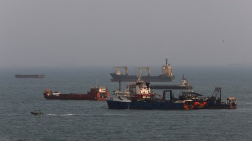 Bribing Iran For Safe Passage Through Hormuz May Be Happening More Than We Think, Analysts Allege