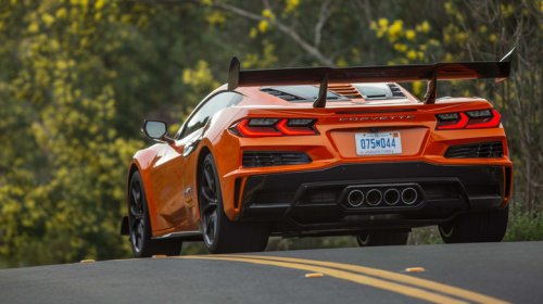 Chevy, Chevy Corvette Under Stop Sale Because A Software Glitch Might Not Tell Drivers Their Turn Signals Are Out (Update: 33,000 Cars Impacted)