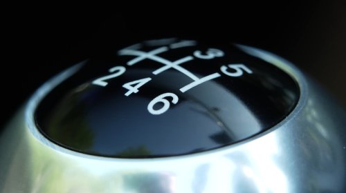 Driving A Manual Doesn't Just Make You Cool, It Makes Your Brain Healthy Too