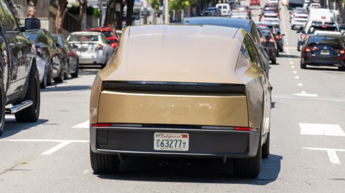 Elon Musk, Robotaxi, Tesla, Elon Musk Changes Tune On 'Cautious' Robotaxi Rollout While Tesla's Net Income Falls Because Of AI Spending