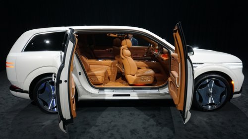 Genesis, Genesis GV90's B-Pillar-Less Neolun Arch Gate Coach Doors Are A Masterpiece Of Engineering