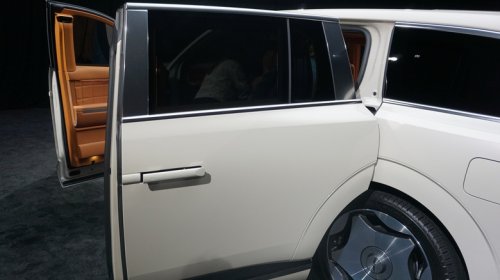 Genesis, Genesis GV90's B-Pillar-Less Neolun Arch Gate Coach Doors Are A Masterpiece Of Engineering