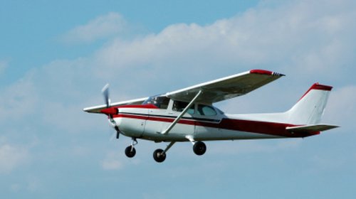 Here's How A Plane Can Land Safely With A Flat Tire
