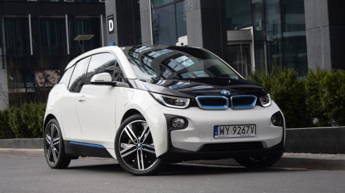 Here's How Hybrid Cars Charge While Driving