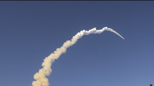Here's Why Rocket Launch Trajectories Are Curved Like Bananas