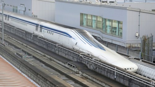 Japan's L0 Series Maglev Is The Fastest Passenger Train Ever Made At A Verified 375 MPH