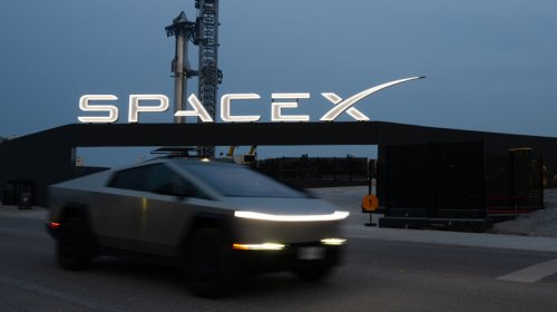 Tesla, Cybertruck, Tesla Cybertruck Sales Propped Up By SpaceX Purchases