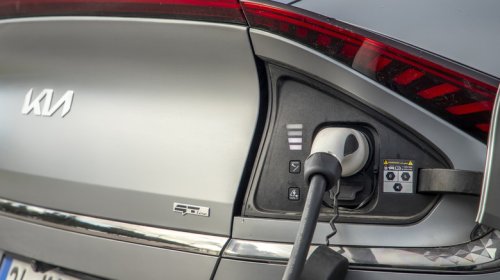Tesla Quietly Settles Suit Over Pedestrian Killed By FSD