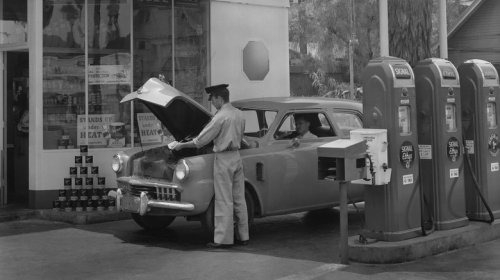 The Best Unconventional Advice For Saving Money On Gas, According To Our Readers