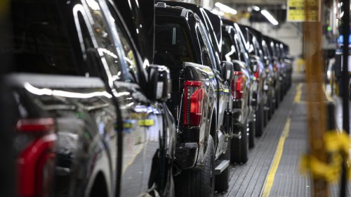 The Pentagon Wants Automakers To Build Fewer Cars And More Weapons