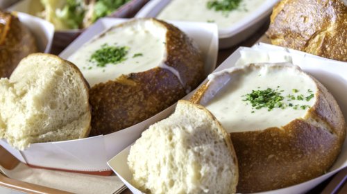 These Are The Worst Foods To Eat While Driving