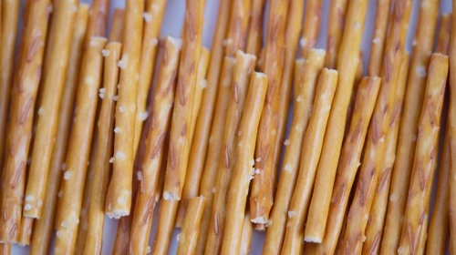 These Are The Worst Foods To Eat While Driving