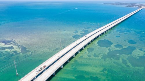 This 113-Mile Overseas Highway Connects Florida To The Keys Using 42 Bridges