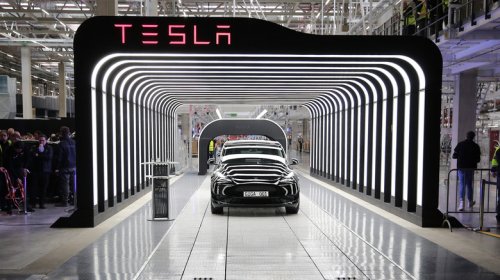 Trump Makes Good On Promise To Hike Tariffs On European Cars To 25%