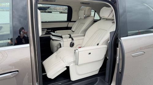 2028 Mercedes-Benz VLE Is The Most Exciting New Luxury Car In Ages