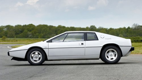 8 Ostentatious Cars That Defined The Wedge-Shape Era