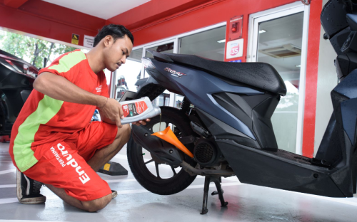 Jangan Tunggu Kilometer, Ini 3 Tanda Oli Mesin Harus Segera Diganti