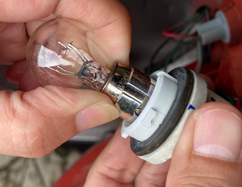 Jangan Asal Nyala, Ini Fungsi Lampu dan Sinyal Kendaraan yang Wajib Diketahui