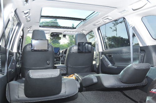 Duel SUV Hybrid, Toyota Innova Zenix Hybrid vs Chery Tiggo 8 CSH, Mana Lebih Unggul?