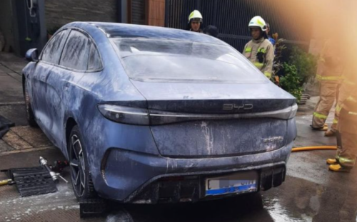 Mobil Terbakar, Jangan Panik! Begini Cara Selamatkan Diri dan Penumpang