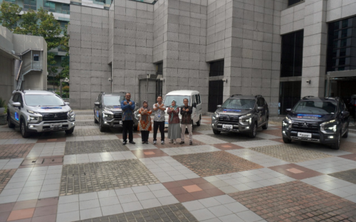 Mitsubishi, Siswa SMK di Jawa dan Sumatera Full Senyum, 10 Unit Mobil Mitsubishi Dikasih Gratis Buat Belajar