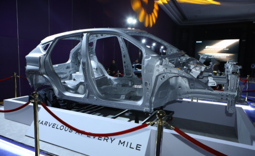 Terungkap, Ternyata Ini Rahasia Hemat BBM Suzuki Fronx Buatan Indonesia