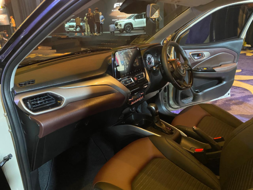 Biar Paham, Ini Perbedaan 3 Varian Suzuki Fronx Lebih Lengkap dan Detail