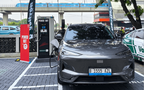 Geely, Pemilik Mobil EX 5 Kini Aman, Geely dan Voltron Sediakan Jaringan SPKLU di Semua Dealer