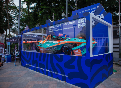 Mobil Formula E Gen3 Evo Curi Perhatian di Bundaran HI, Sirkuit Jakarta International E-Prix Ancol Siap 90%