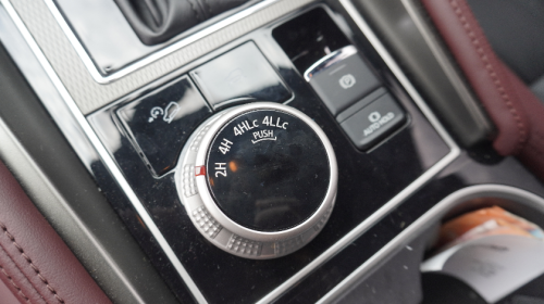 SUV Premium 4WD Memanas, Ada Jaecoo J8 AWD, Mitsubishi Pajero Sport 4x4 dan Toyota Fortuner 4x4, Mana Lebih Oke di Medan Off-road?