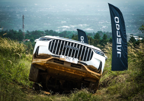 SUV Premium 4WD Memanas, Ada Jaecoo J8 AWD, Mitsubishi Pajero Sport 4x4 dan Toyota Fortuner 4x4, Mana Lebih Oke di Medan Off-road?