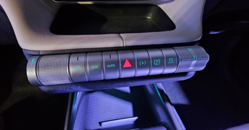 KOMPARASI: GWM ORA 03, Wuling Cloud EV dan BYD Dolphin, Mana Paling Oke Buat Aktivitas Harian?