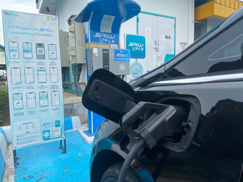 Wuling, Cerita Makan Siang di Empal Gentong Cirebon dengan Wuling Cloud EV, Butuh Biaya Listrik Segini Aja