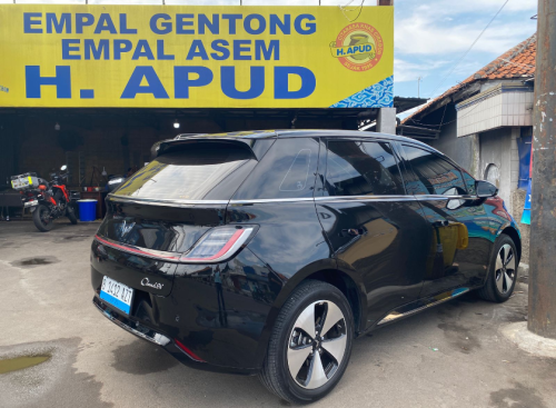 Cerita Makan Siang di Empal Gentong Cirebon dengan Wuling Cloud EV, Butuh Biaya Listrik Segini Aja