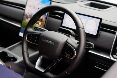 Perbedaan Jaecoo J7 SHS dan J7 AWD, Pilih Efisiensi Bahan Bakar atau Jago Off-road?