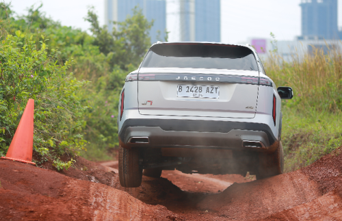 Perbedaan Jaecoo J7 SHS dan J7 AWD, Pilih Efisiensi Bahan Bakar atau Jago Off-road?