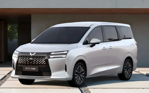 Wuling, MPV Wuling 7 Penumpang Terbaru Beredar di Tol Cipali, Siap Hadir di GIIAS 2025?