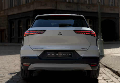 Mitsubishi, Mitsubishi Grandis, Bikin Pangling, Mitsubishi Grandis Berubah Bentuk, Pilihan Mesin Banyak