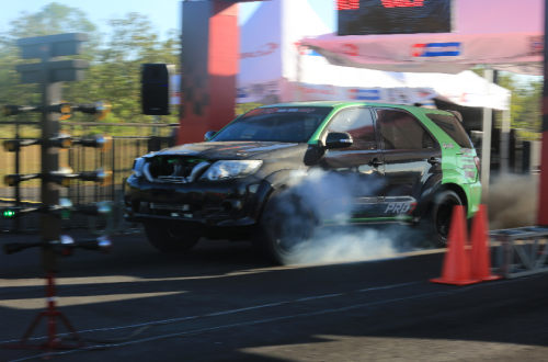 Pertamax Turbo Drag Fest 2025 Sukses Digelar, Pembalap Gresik Raih Waktu Tercepat 7,4 Detik