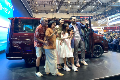 Honda, Honda e, Toyota, Toyota Voxy, Nissan, Nissan Serena, Enggak Tahunya Harga Honda STEP WGN e:HEV Lebih Murah Dibanding Toyota Voxy dan Nissan Serena e-Power
