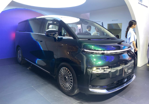 Nggak Cuma Satu, Gelly Pamerkan Tiga Model Global di GIIAS 2025, Siap Mengaspal di Indonesia?